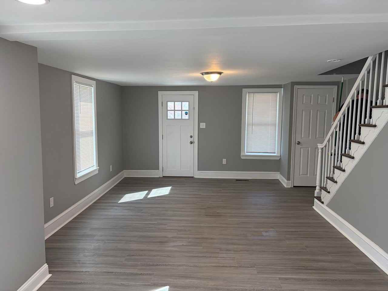 332 Fairview Rd - Photo 7 of 31