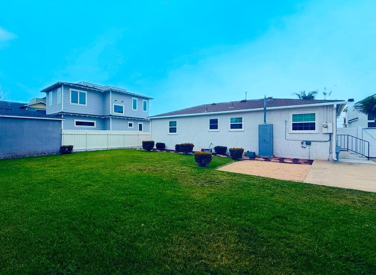 3645 Bayonne Dr - Photo 3 of 15