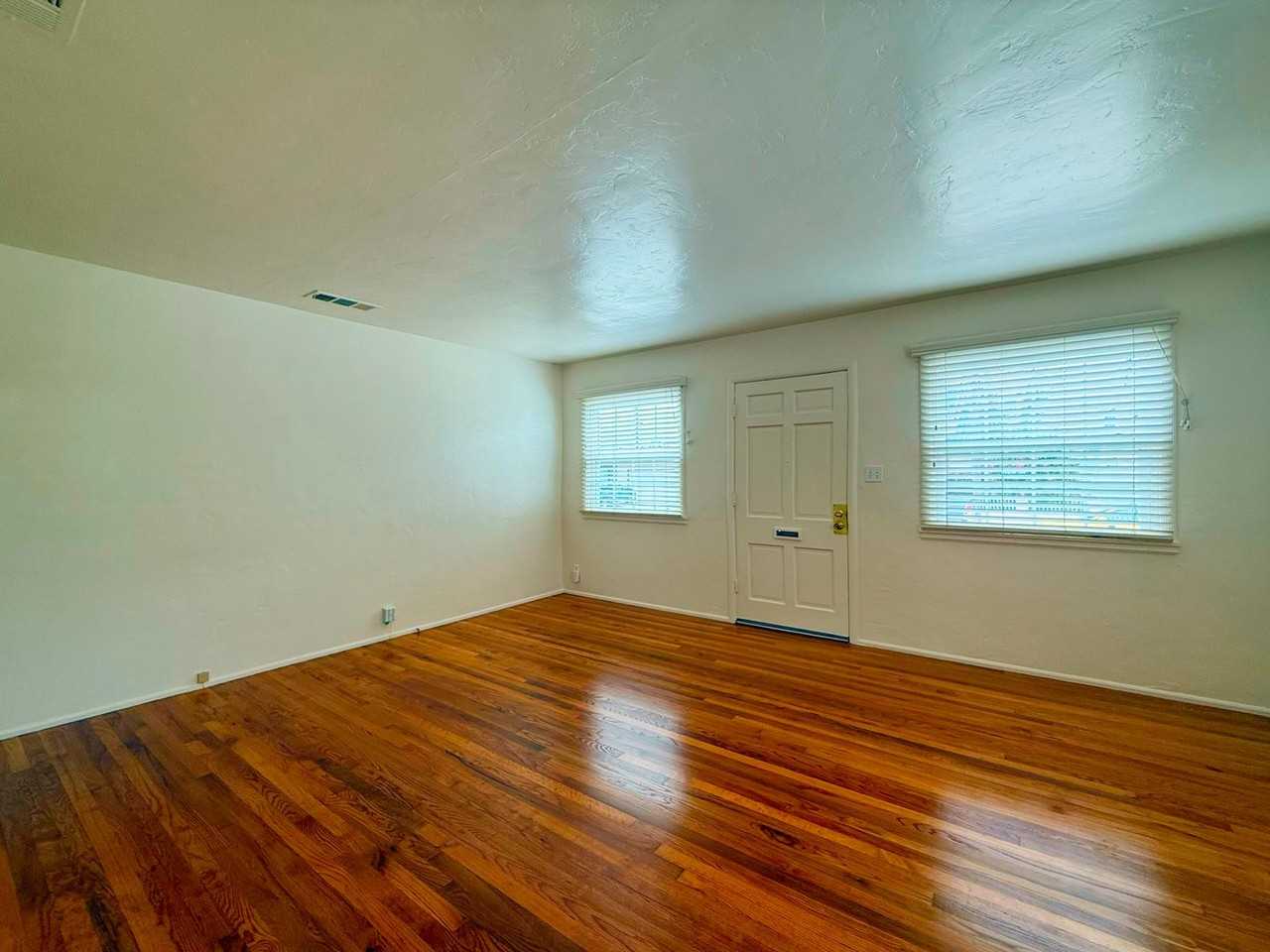 3645 Bayonne Dr - Photo 6 of 15