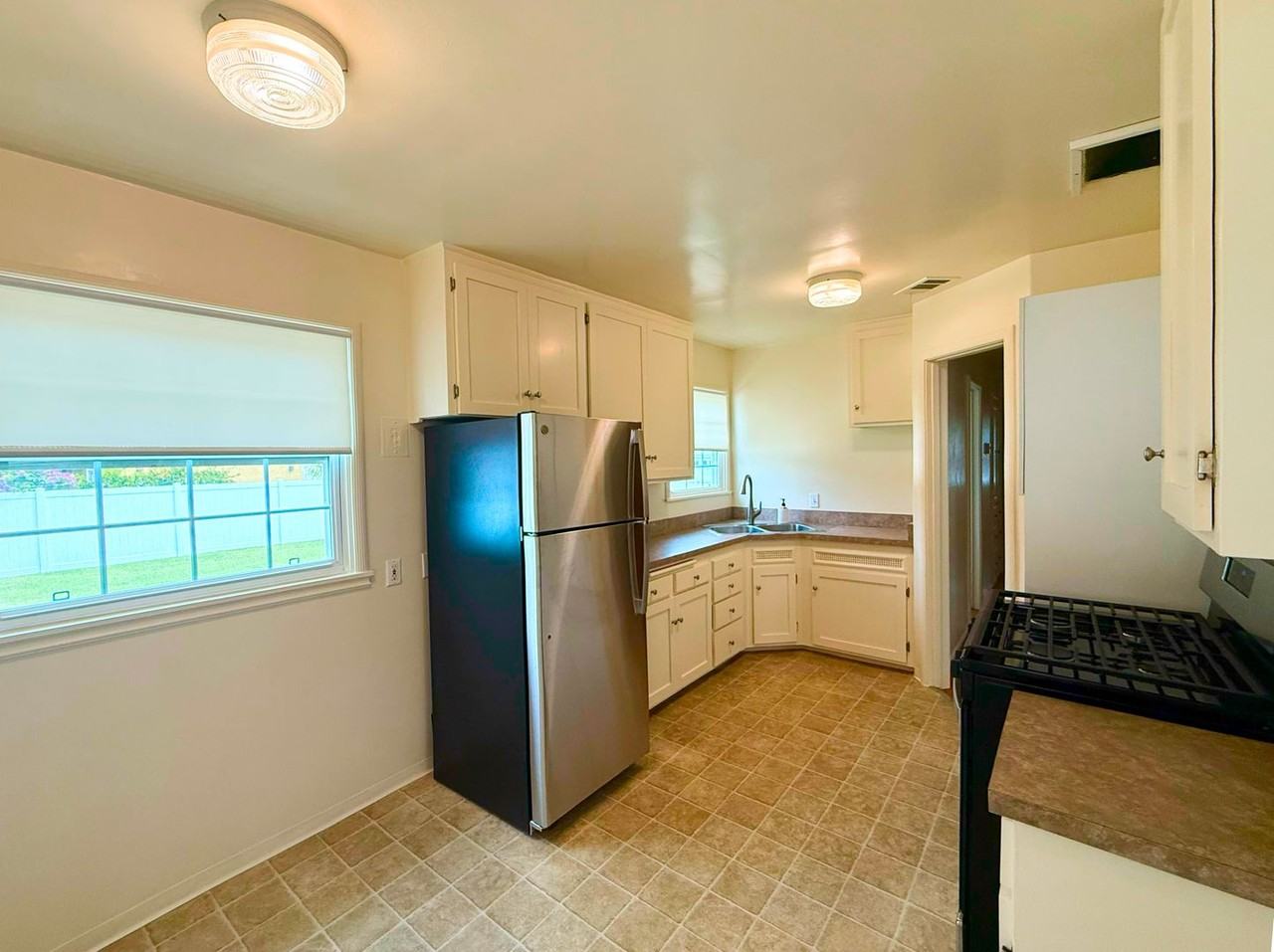 3645 Bayonne Dr - Photo 7 of 15