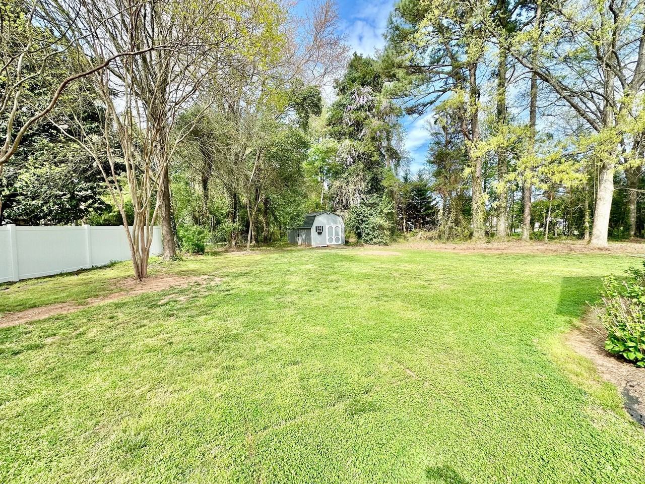 621 Hanover Ct - Photo 4 of 26