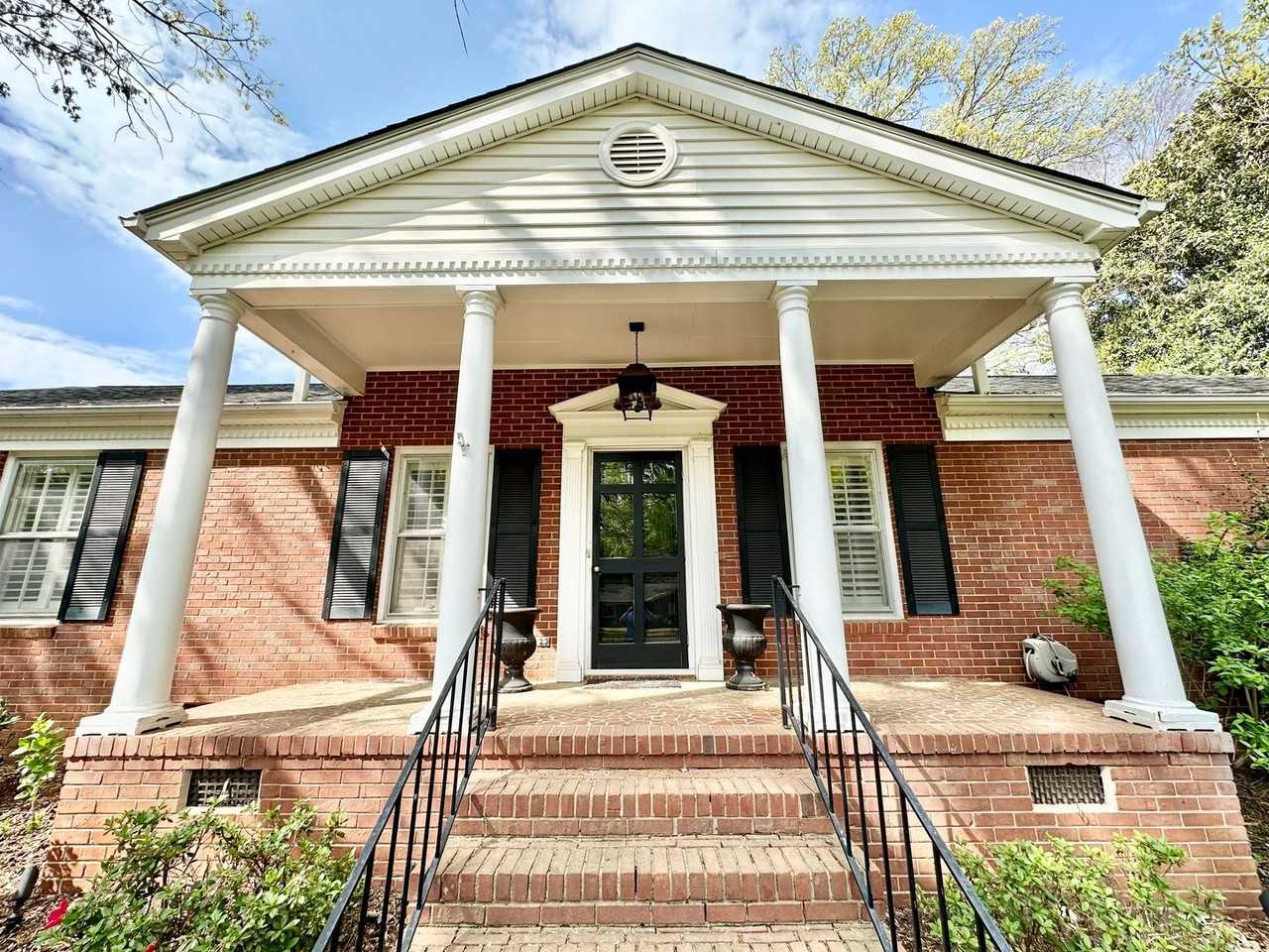 621 Hanover Ct - Photo 7 of 26