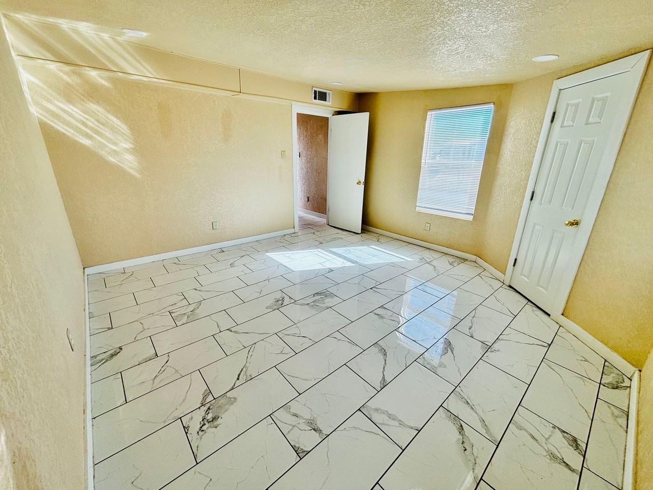 5 N Judy Ln - Photo 4 of 8