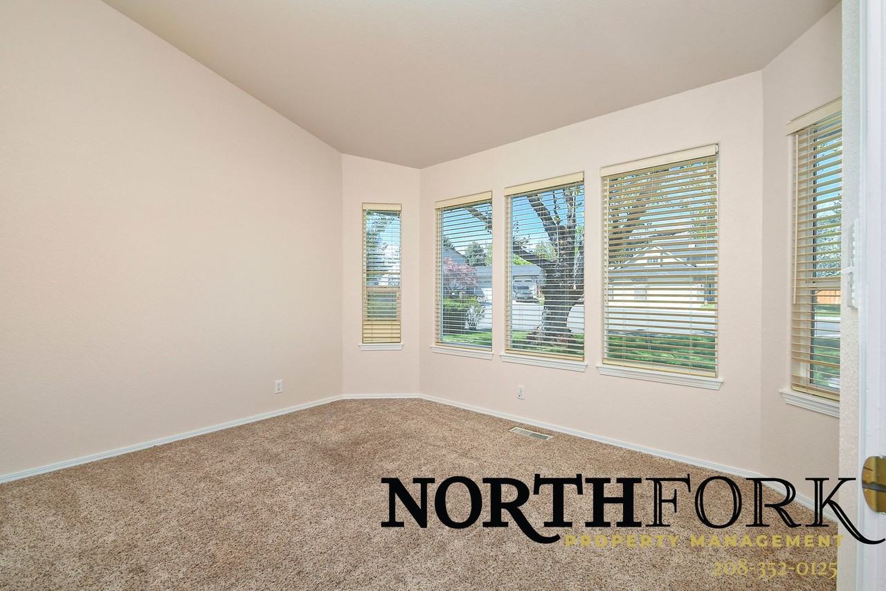 1785 N Trail Creek Way - Photo 3 of 15