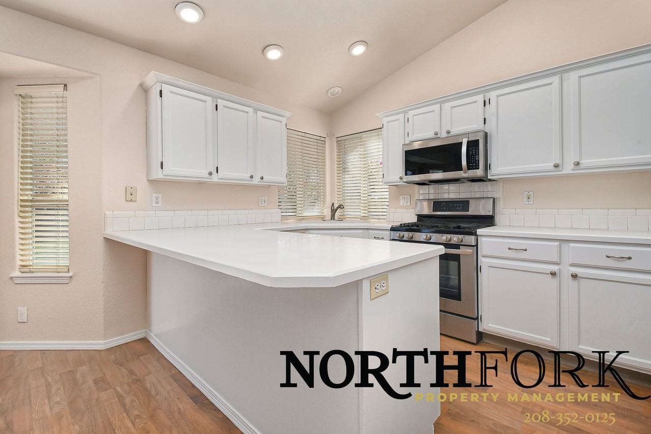 1785 N Trail Creek Way - Photo 5 of 15