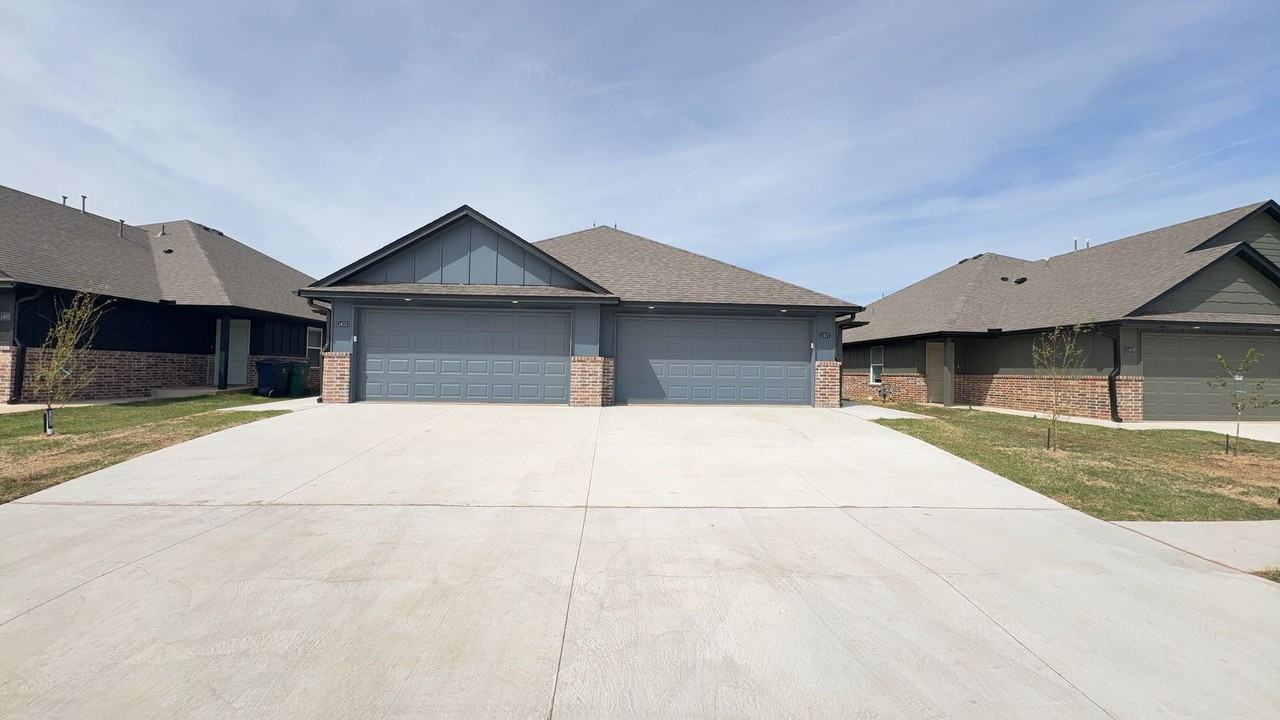 11407 N University Ave - Photo 3 of 24