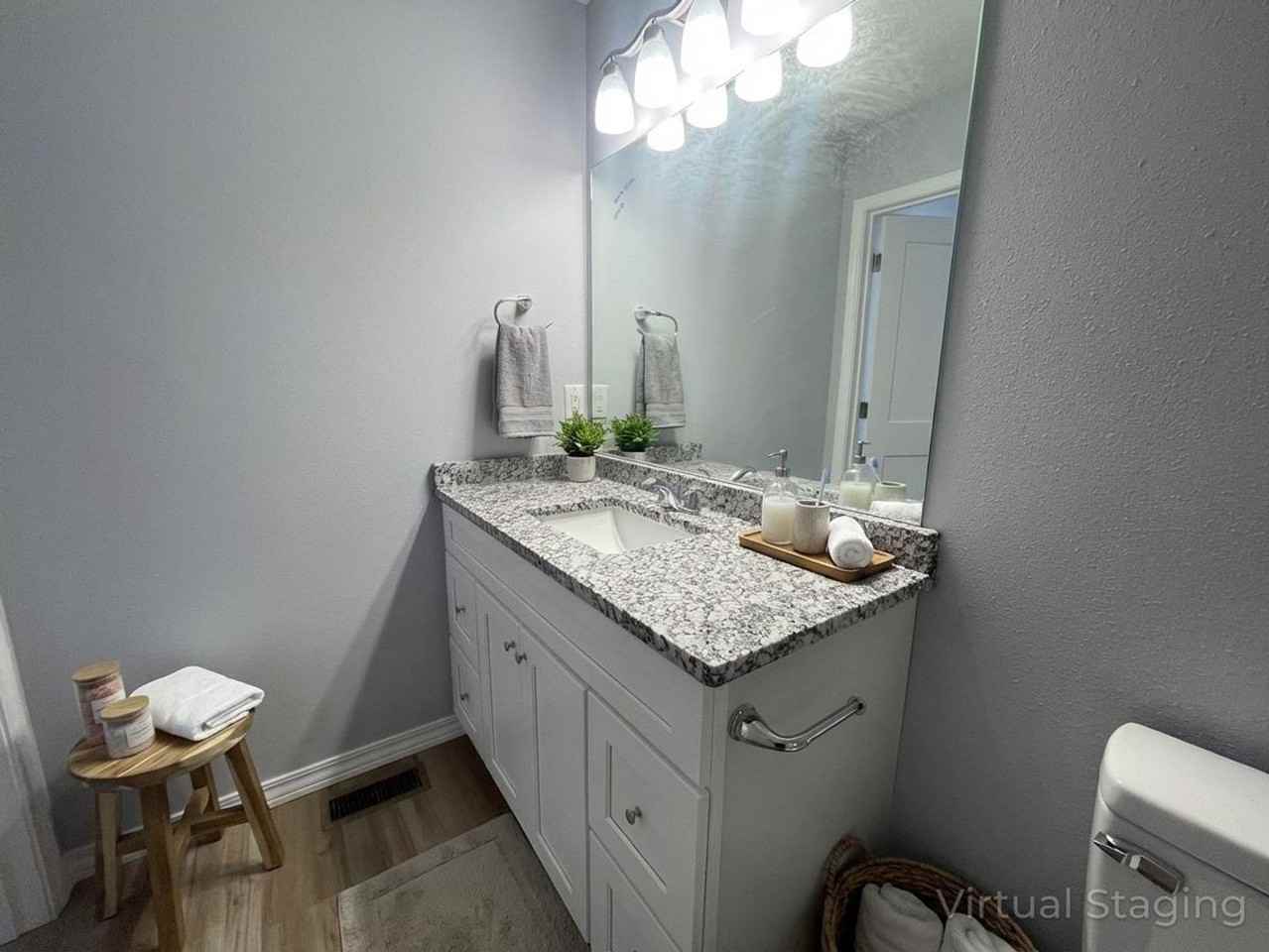 2 C St #B - Photo 6 of 10