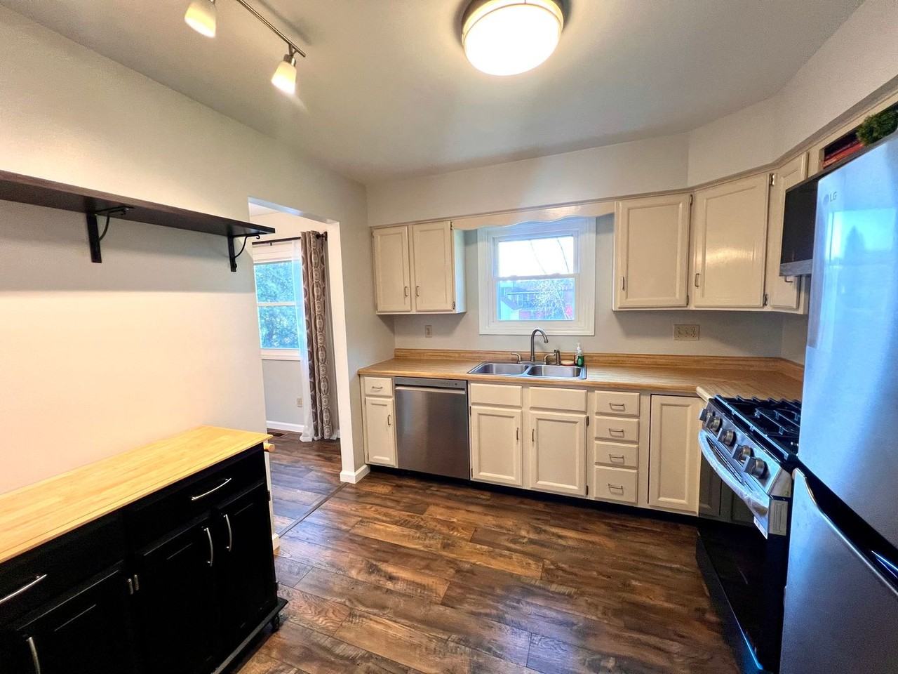 5038 Windriver Dr - Photo 7 of 41