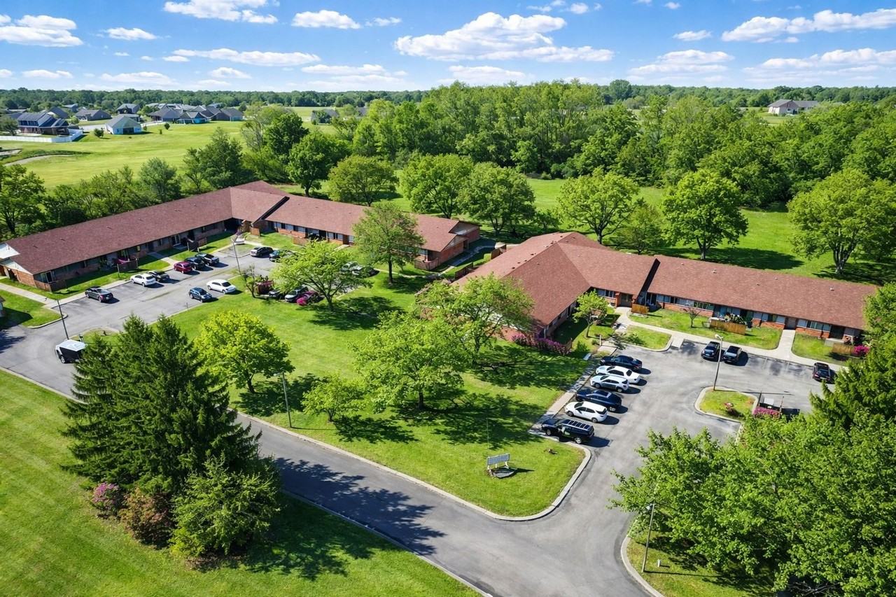 ELWOOD ARMS APARTMENTS - Photo 5 of 7