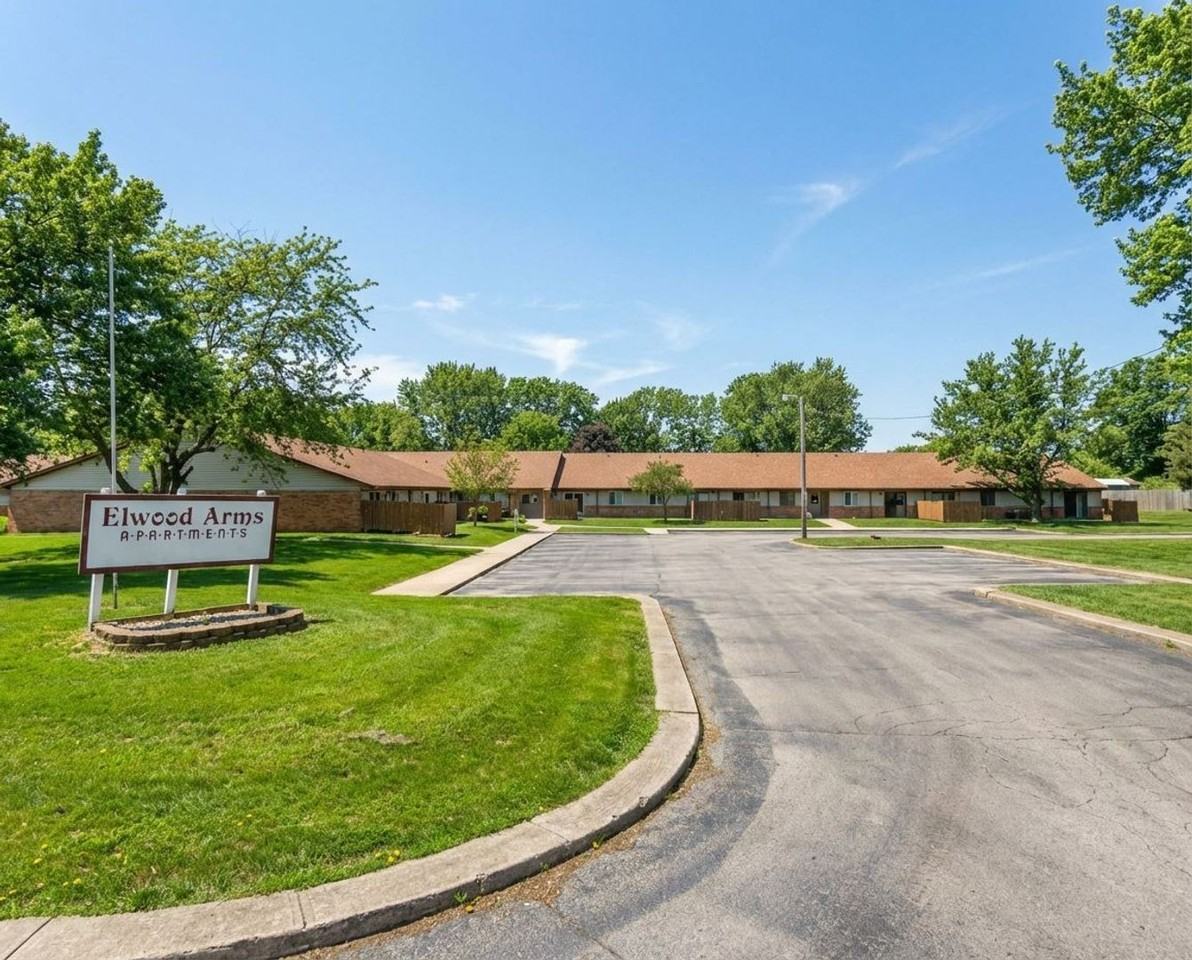 ELWOOD ARMS APARTMENTS - Photo 6 of 7