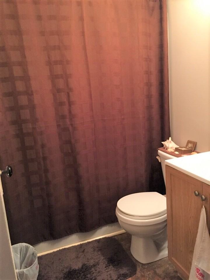 556 Middle Ave #B - Photo 6 of 6