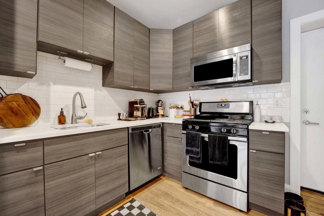 3802 W Altgeld St #302 - Photo 6 of 8