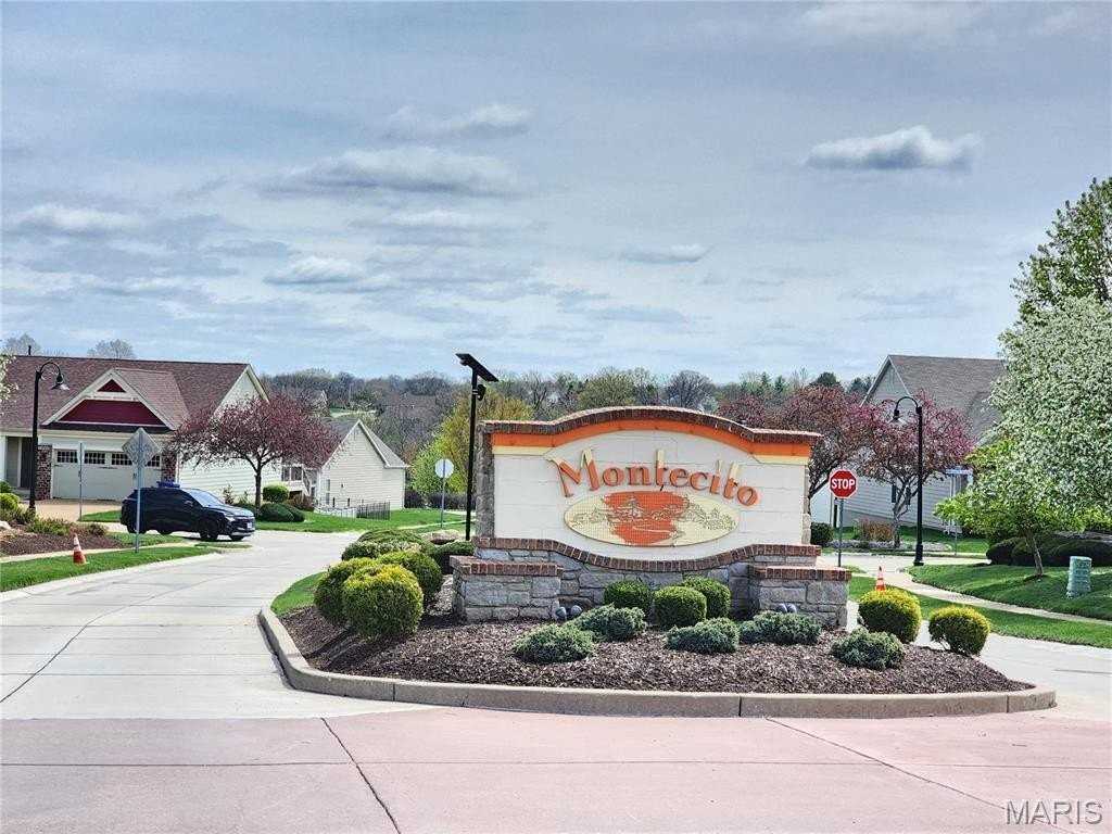 1713 Piedmont Cir - Photo 2 of 31