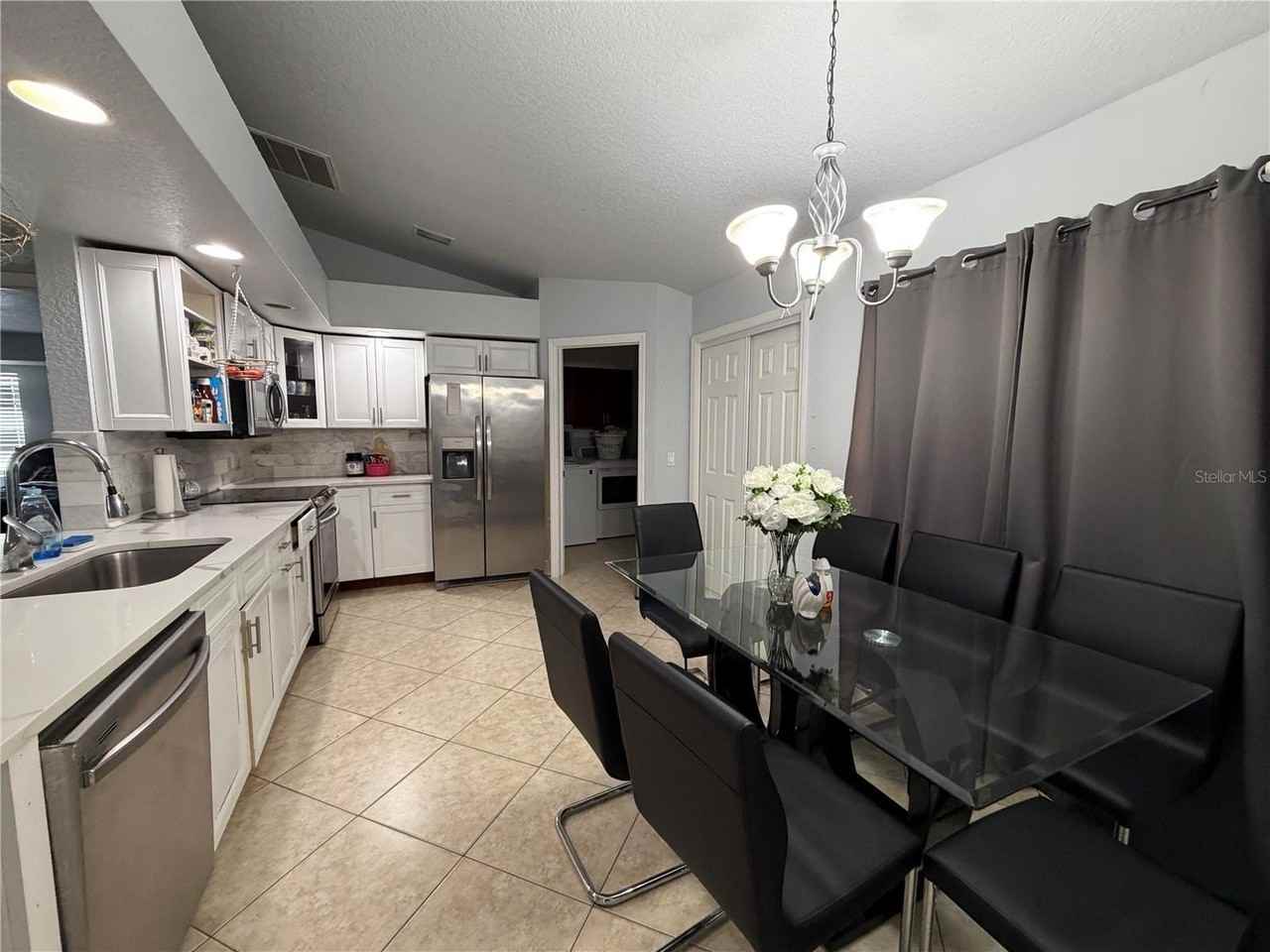 6972 Crock Ave - Photo 3 of 26