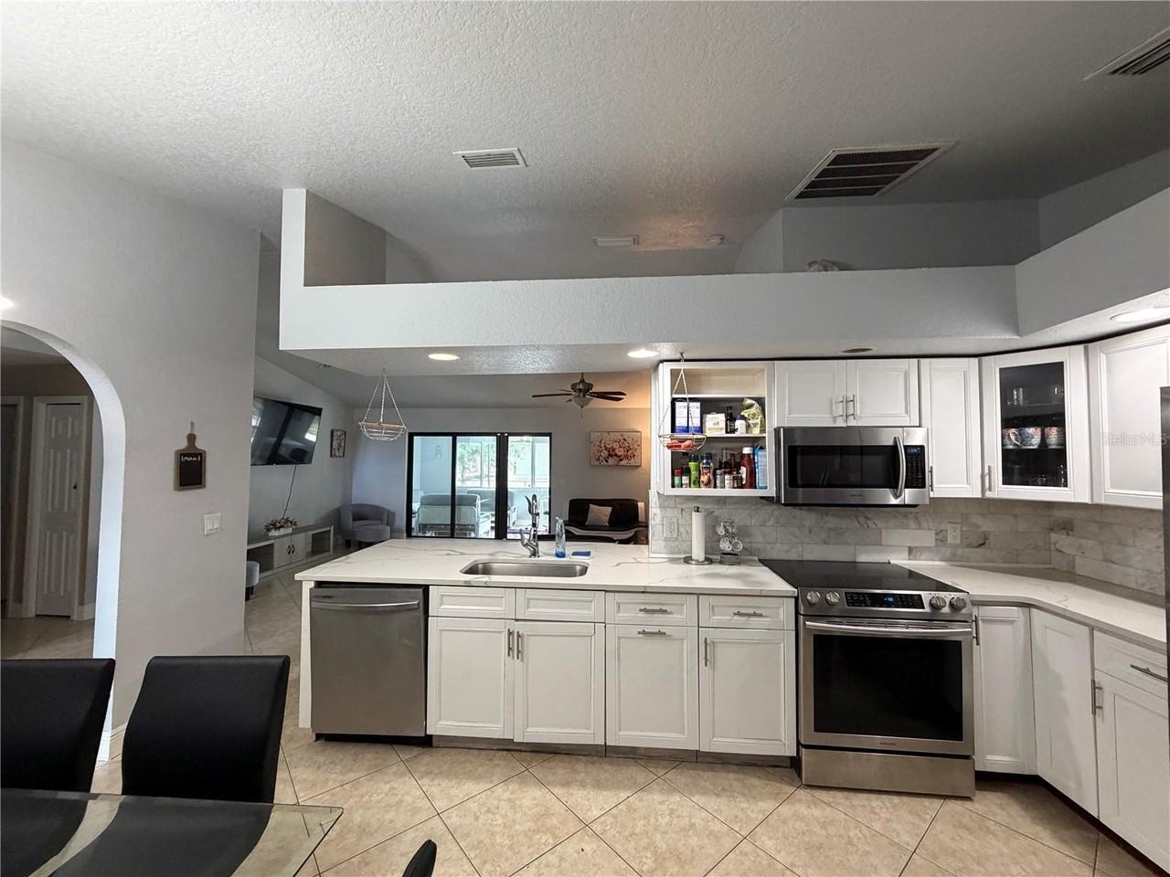 6972 Crock Ave - Photo 6 of 26