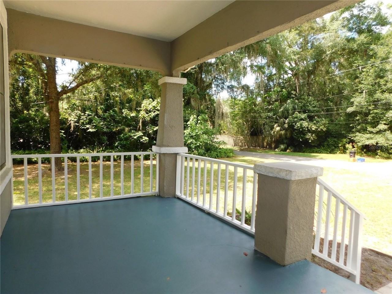 541 Ne 11th St - Photo 2 of 19