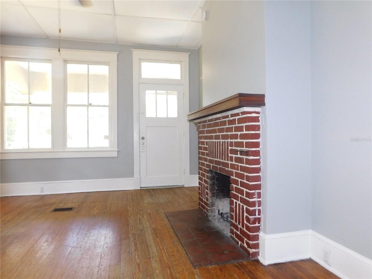 541 Ne 11th St - Photo 5 of 19