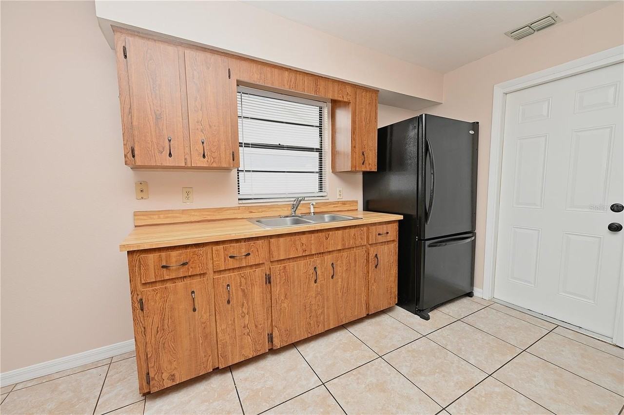 1018 Sunshine Way Sw - Photo 3 of 29