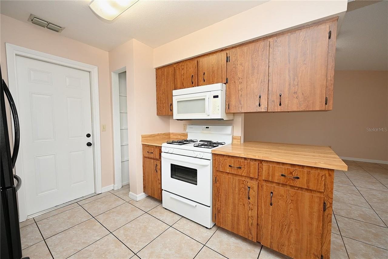 1018 Sunshine Way Sw - Photo 4 of 29