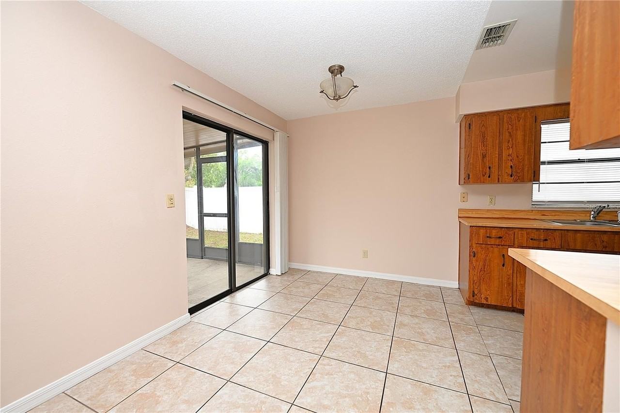 1018 Sunshine Way Sw - Photo 6 of 29