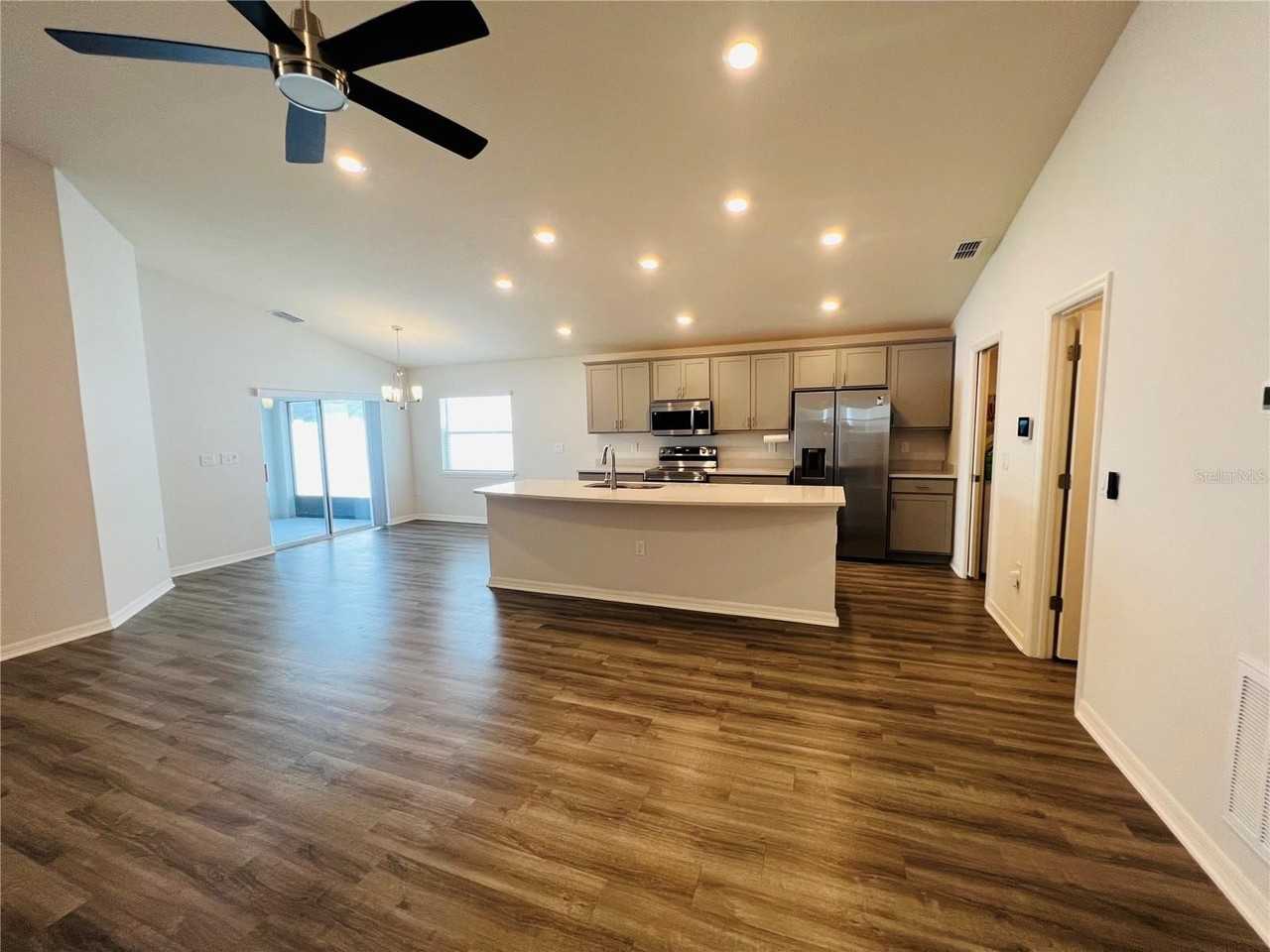 1824 Brisbane Pl - Photo 4 of 27