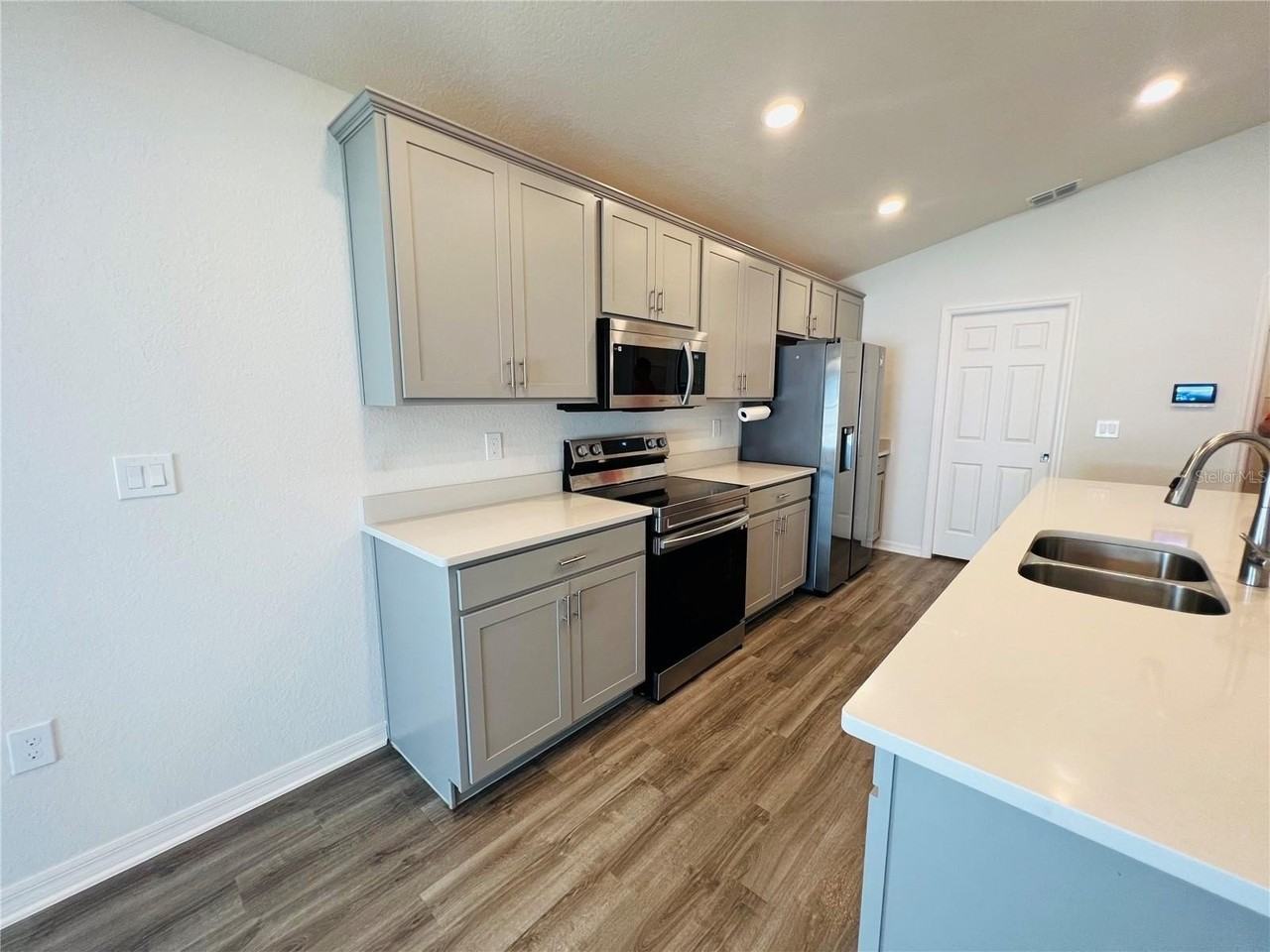 1824 Brisbane Pl - Photo 6 of 27