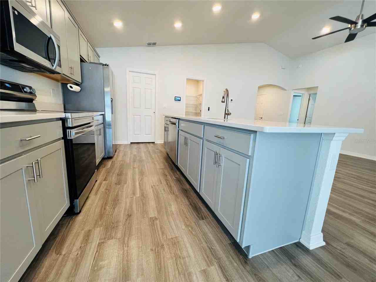 1824 Brisbane Pl - Photo 7 of 27