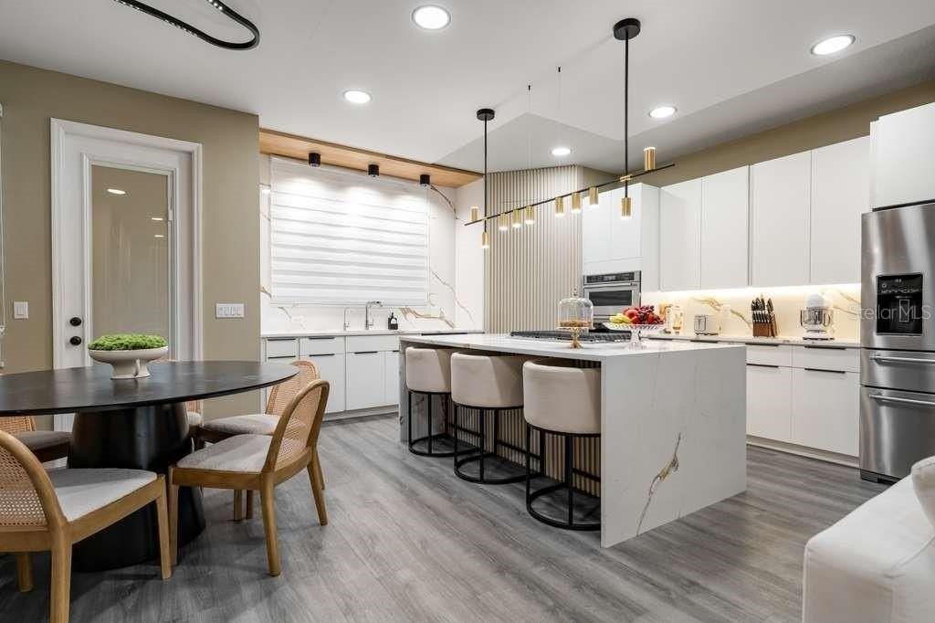 15542 Gwinnett Dr - Photo 5 of 25