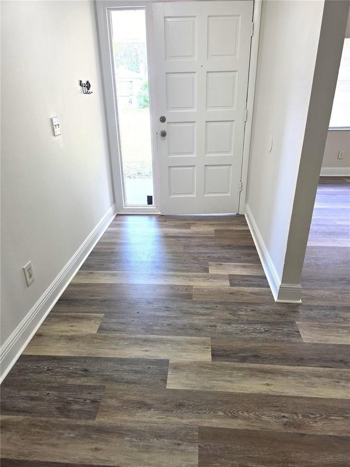 10410 N Ojus Dr - Photo 4 of 27