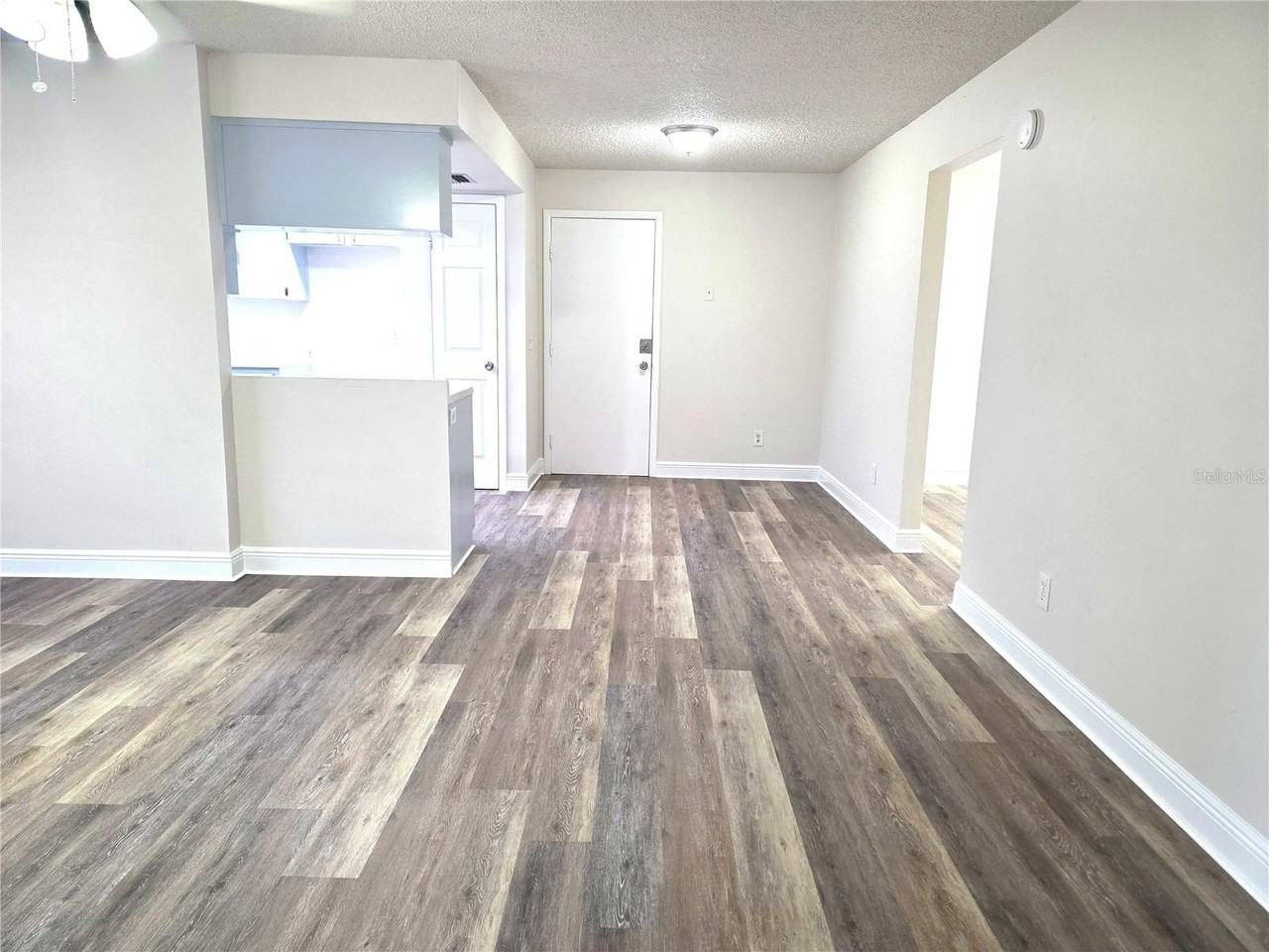 10410 N Ojus Dr - Photo 5 of 27