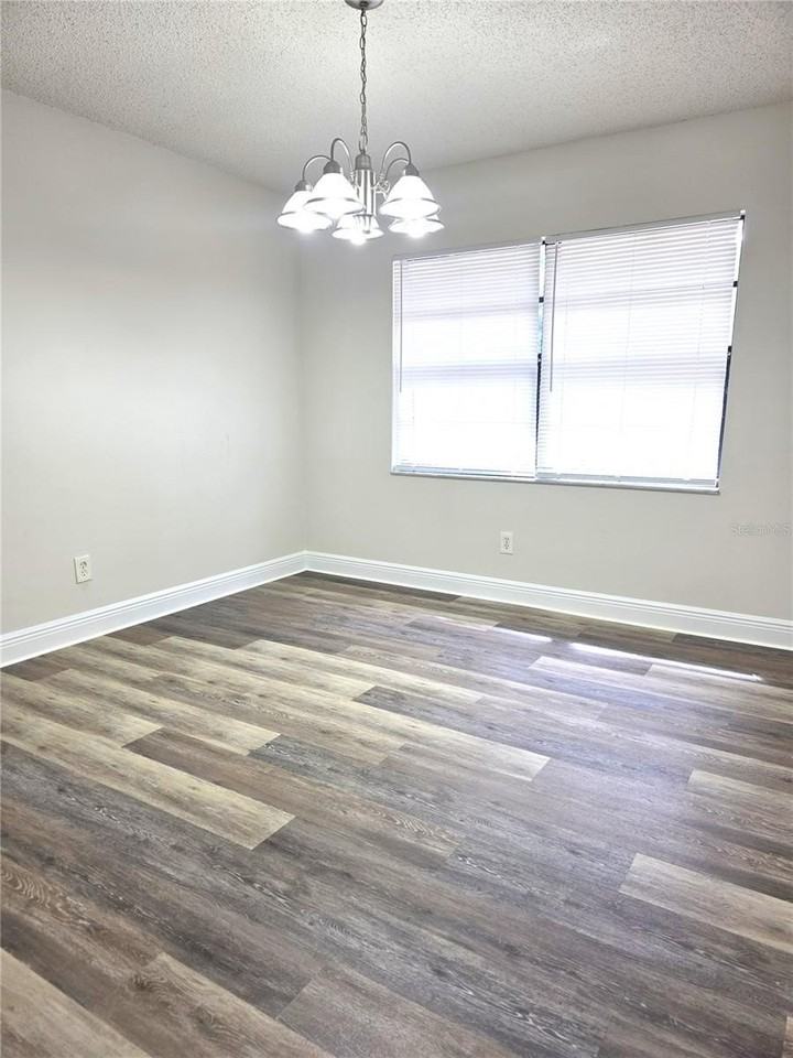 10410 N Ojus Dr - Photo 6 of 27