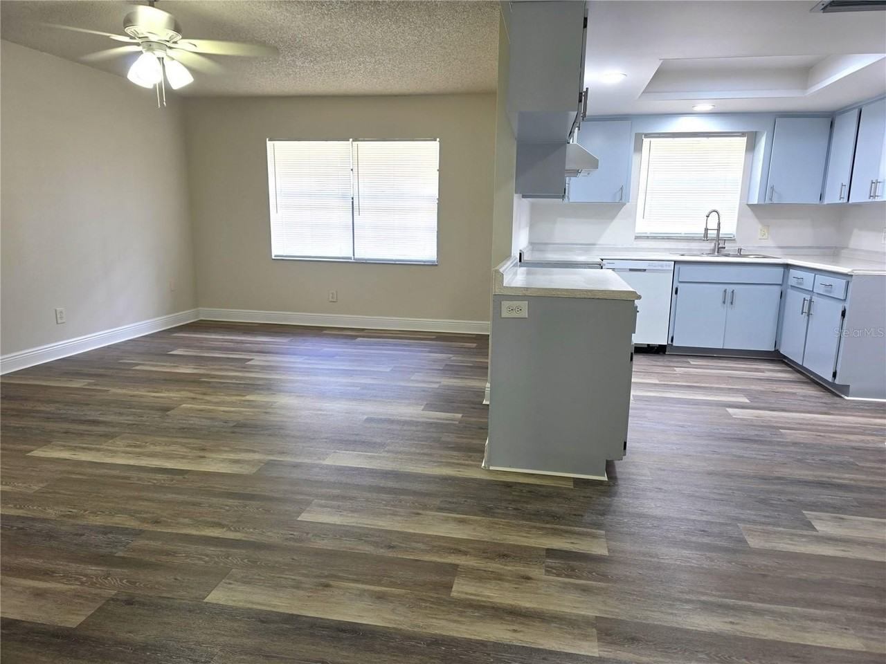 10410 N Ojus Dr - Photo 7 of 27