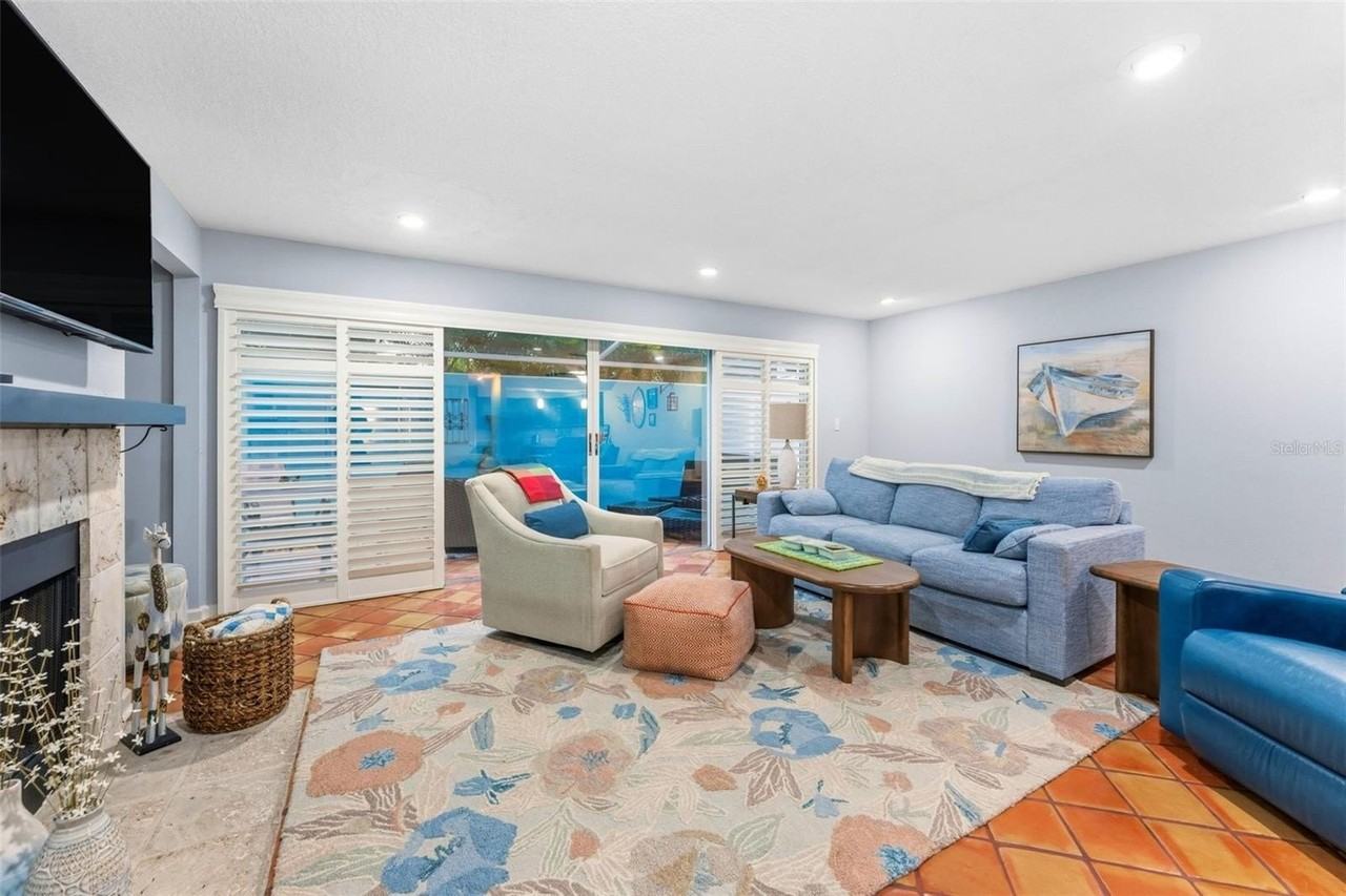 2979 W Knights Ave - Photo 2 of 22