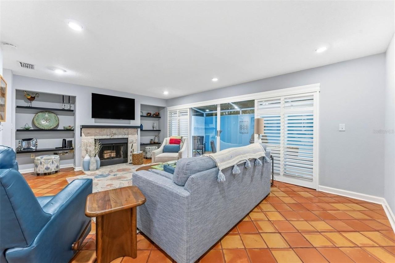 2979 W Knights Ave - Photo 3 of 22