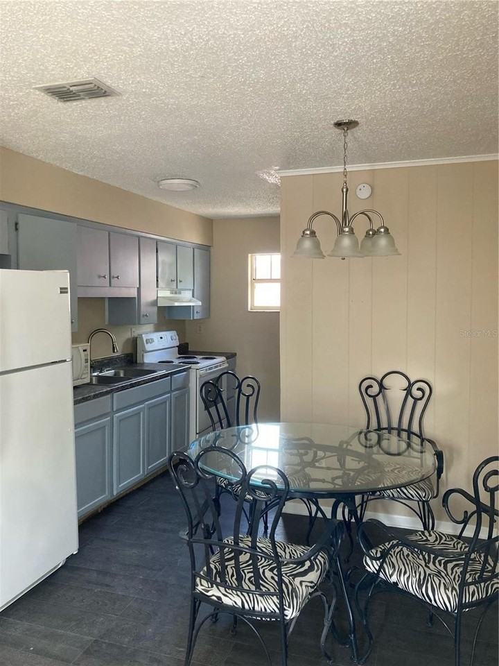 1306 Golconda Rd - Photo 2 of 13