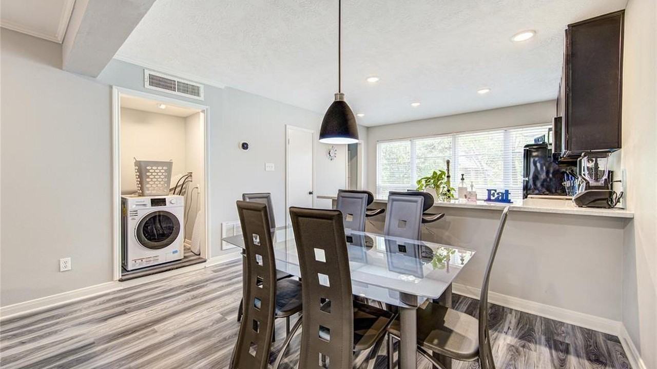 Lovett Blvd - Photo 3 of 6