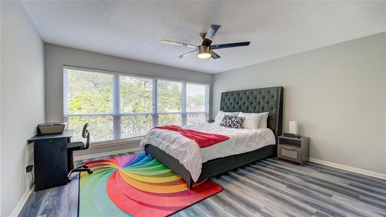 Lovett Blvd - Photo 5 of 6