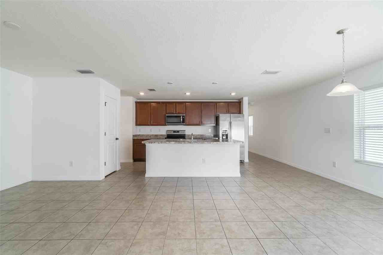 11220 Gold Compass St - Photo 4 of 17