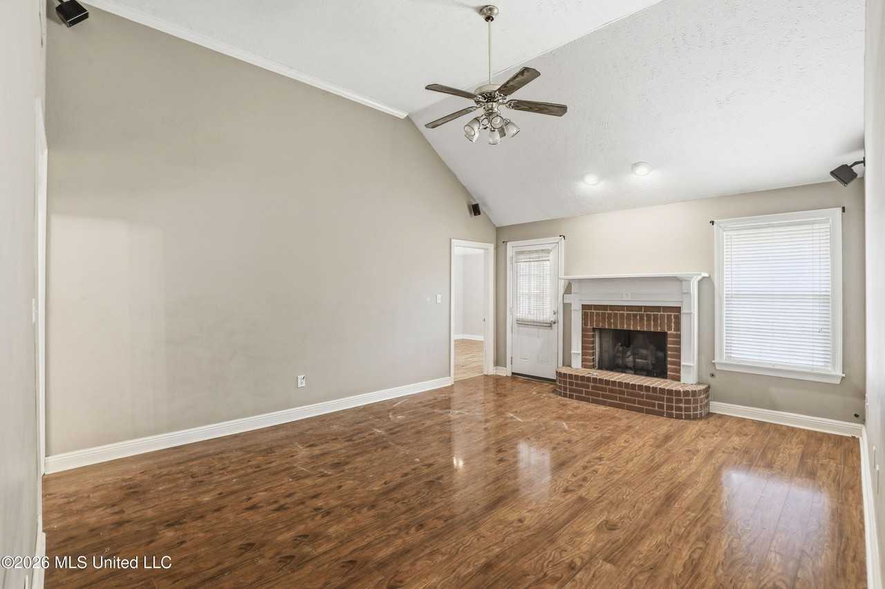 4012 Brookwood Dr - Photo 4 of 16