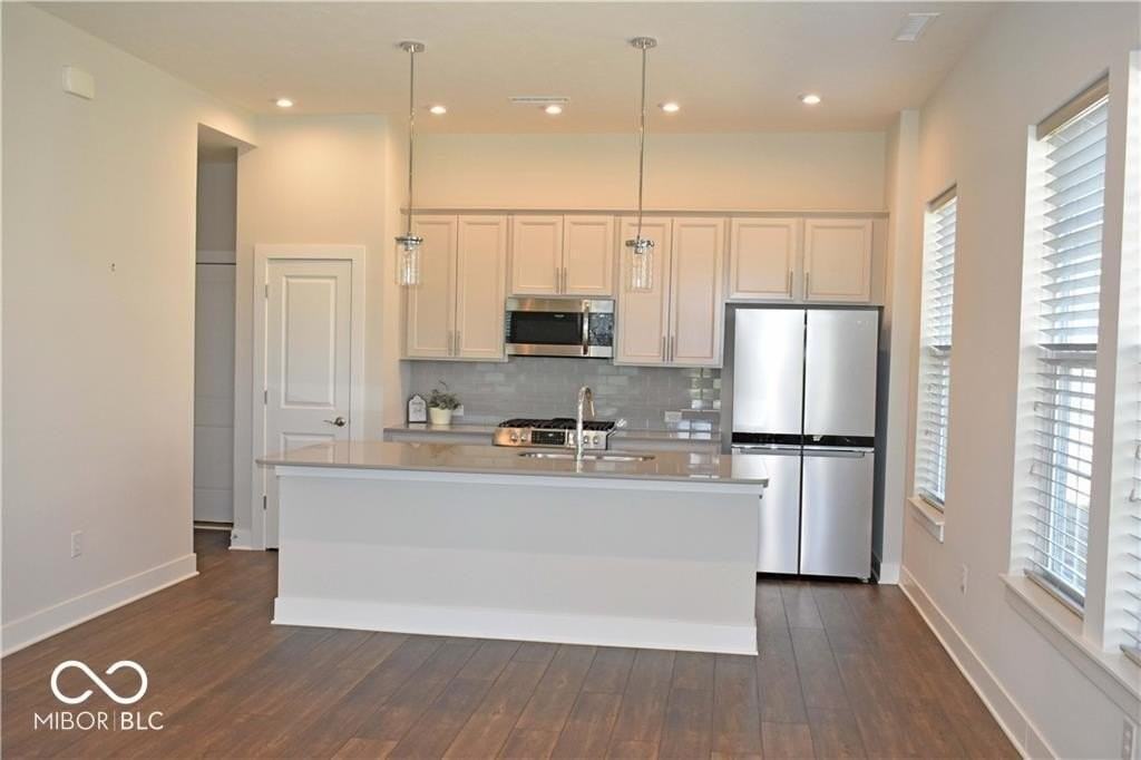 874 Kinzer Ave - Photo 4 of 25