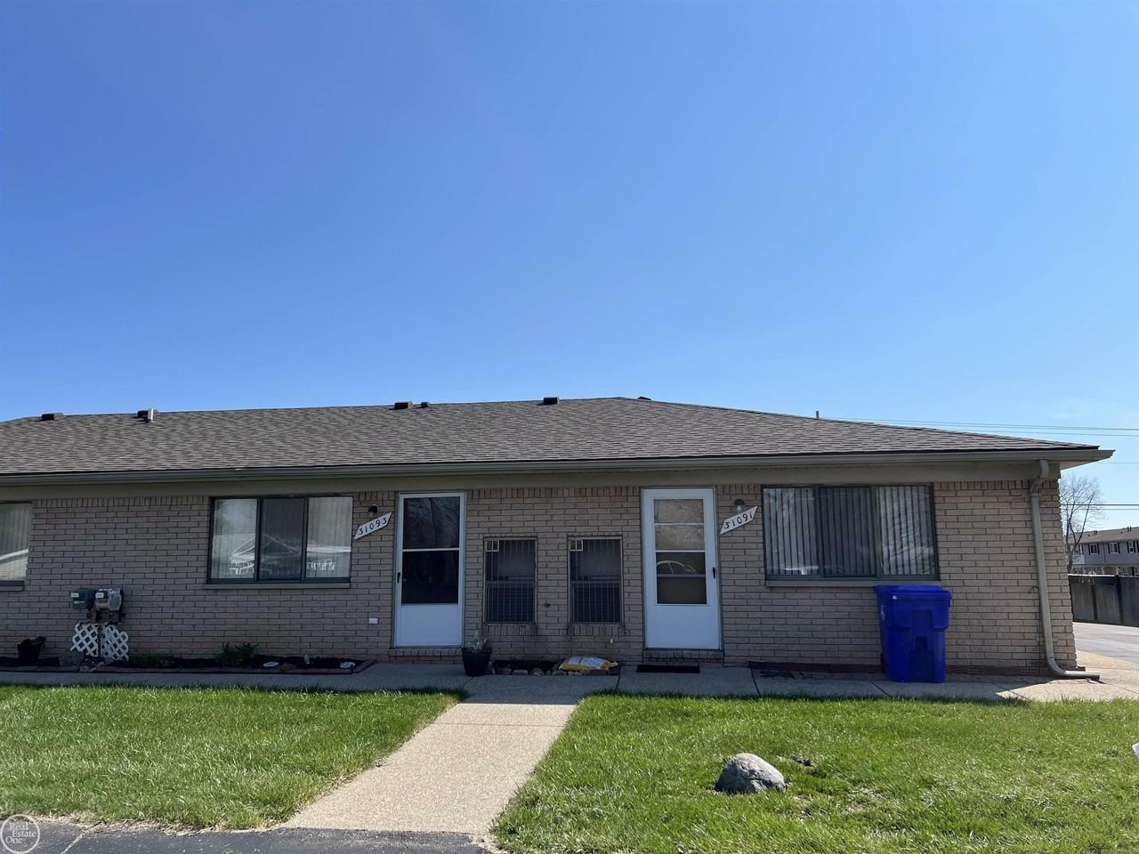 31091 Grove - Photo 2 of 19