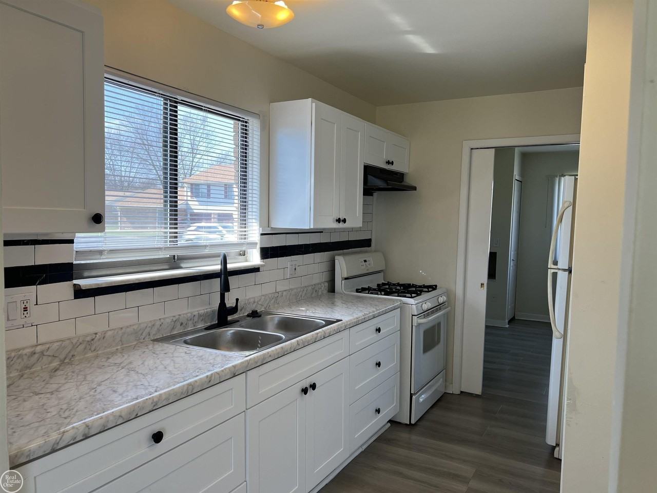 31091 Grove - Photo 5 of 19