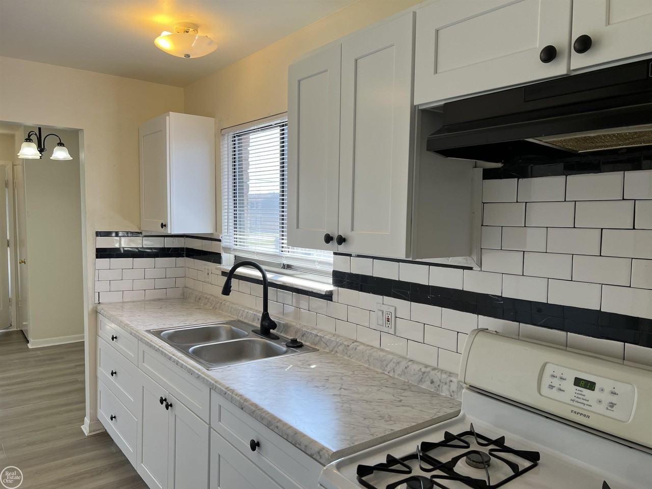 31091 Grove - Photo 6 of 19