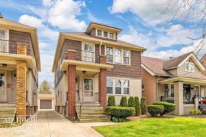 featured image of 526 1/2 Saint Clair Ave