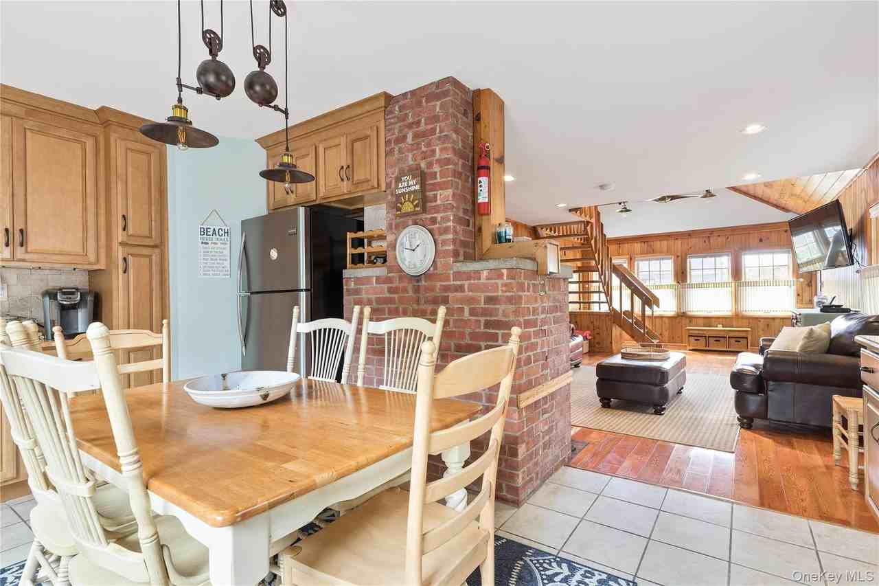 19 Ocean Rd - Photo 3 of 20
