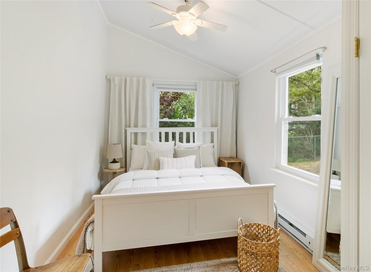 61 Squires Ave - Photo 6 of 9