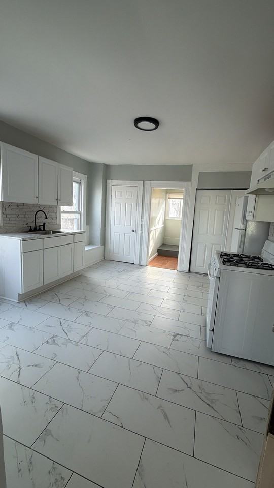 265 James St #2 - Photo 4 of 9