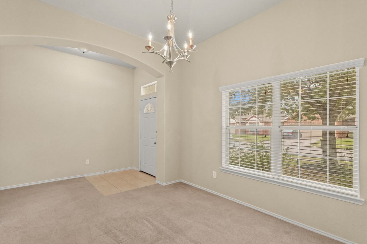 2818 Lockeridge Oaks Dr #1 - Photo 4 of 38