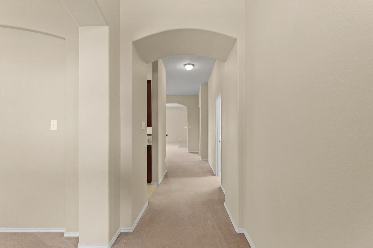 2818 Lockeridge Oaks Dr #1 - Photo 5 of 38