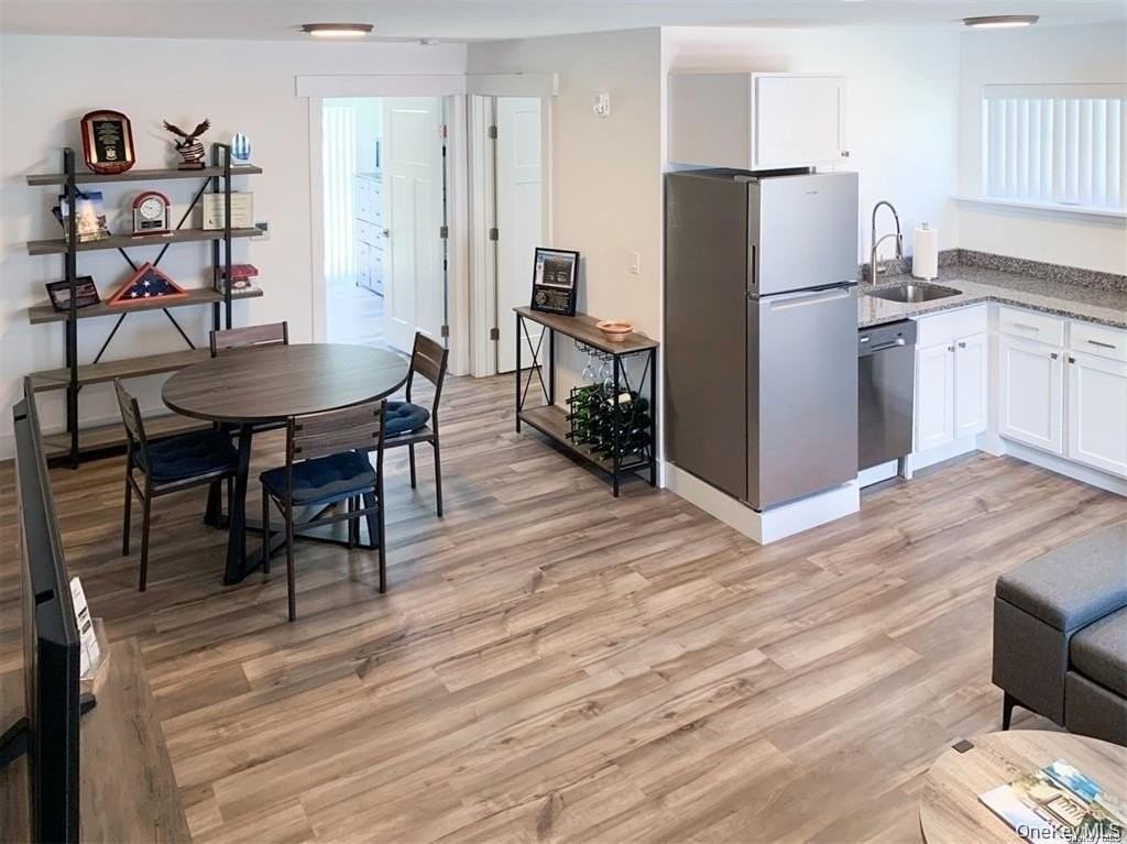 124 Prince Rd - Photo 2 of 10